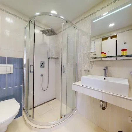 Alia House With Garden In بيت للعطل بييشتِني