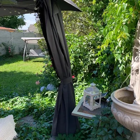 Alia House With Garden In