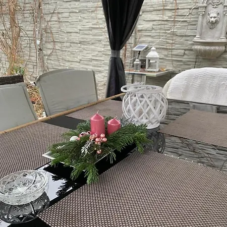 Alia House With Garden In Hébergement de vacances