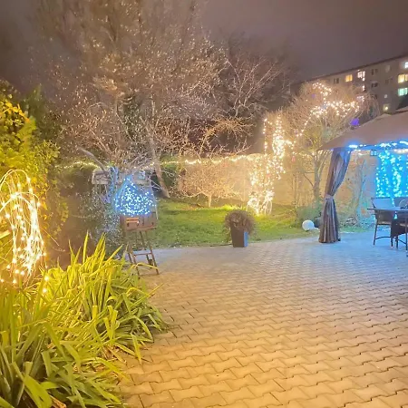 Alia House With Garden In Feriehus