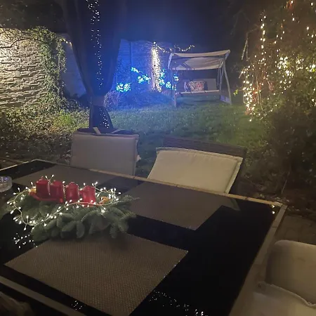 Alia House With Garden In Holiday home Piest'any