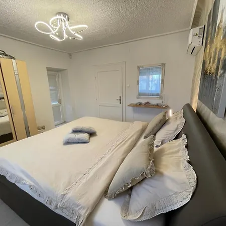 Hébergement de vacances Alia House With Garden In Piest'any