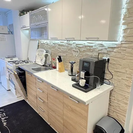 Alia House With Garden In Hébergement de vacances