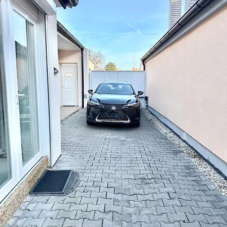 بيت للعطل Alia House With Garden In