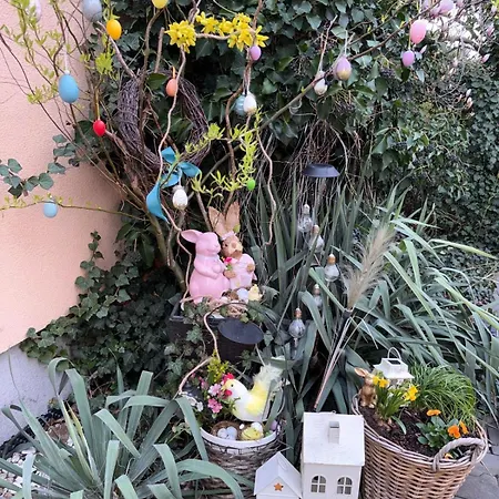 Semesterbostad Alia House With Garden In