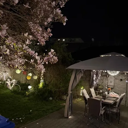 Alia House With Garden In * Piest'any