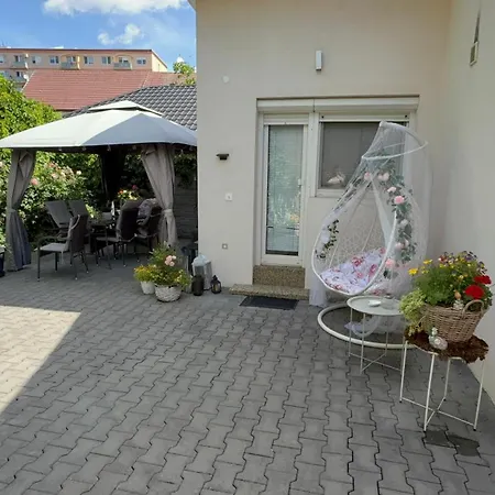 Prázdninový dům Alia House With Garden In