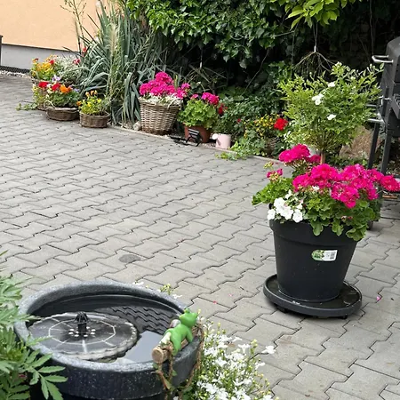 Alia House With Garden In Prázdninový dům