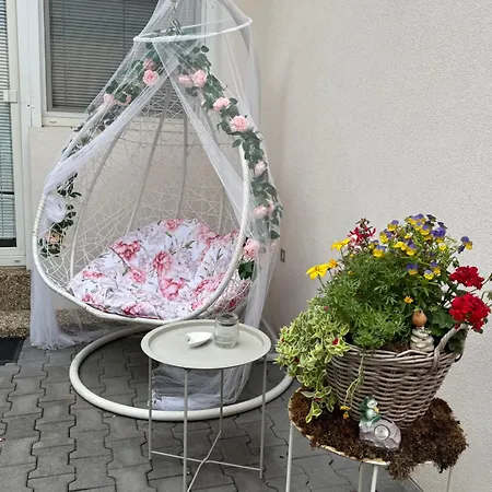 Alia House With Garden In Piest'any