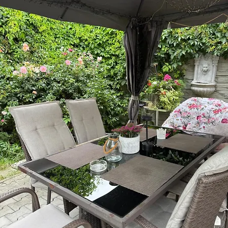 בית נופש Alia House With Garden In
