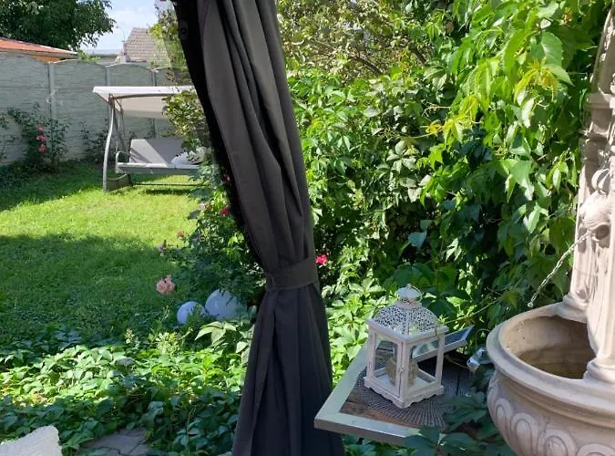 Alia House With Garden In