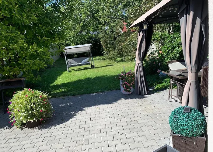Alia House With Garden In Piest'any
